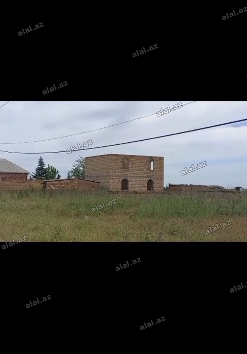 Cəlilabad,3 təpə kəndində Satılır: daşdan tikilmiş 2 mərtəbəli