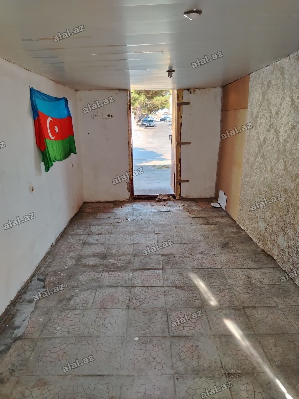 Anbar kimi istifadə edilə bilər, Azad fotonun yanı, Seyf qapısı